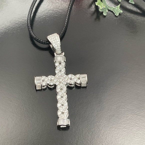 Silver 925 cross pendant